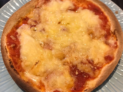 トルティーヤで作るガーリックトマトピザ！
